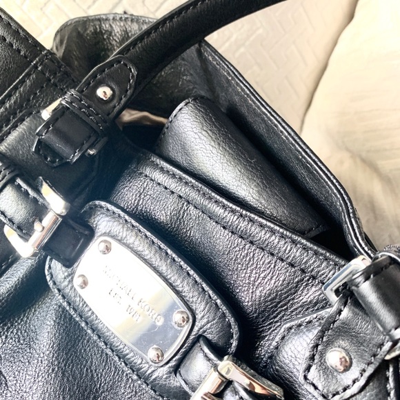 Michael Kors Large Tote - Picture 5 of 10